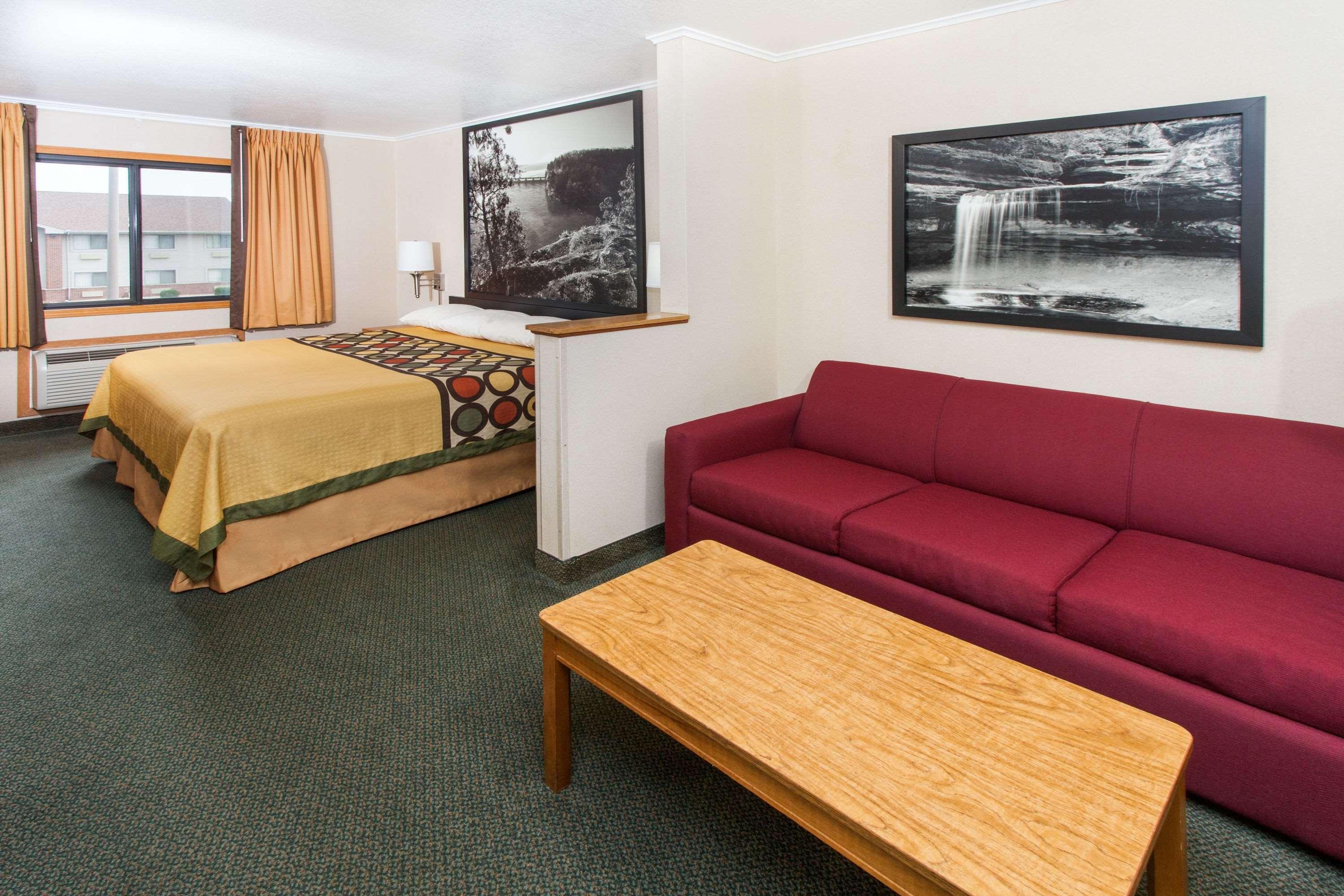 Готель Super 8 By Wyndham Ottawa Starved Rock Екстер'єр фото