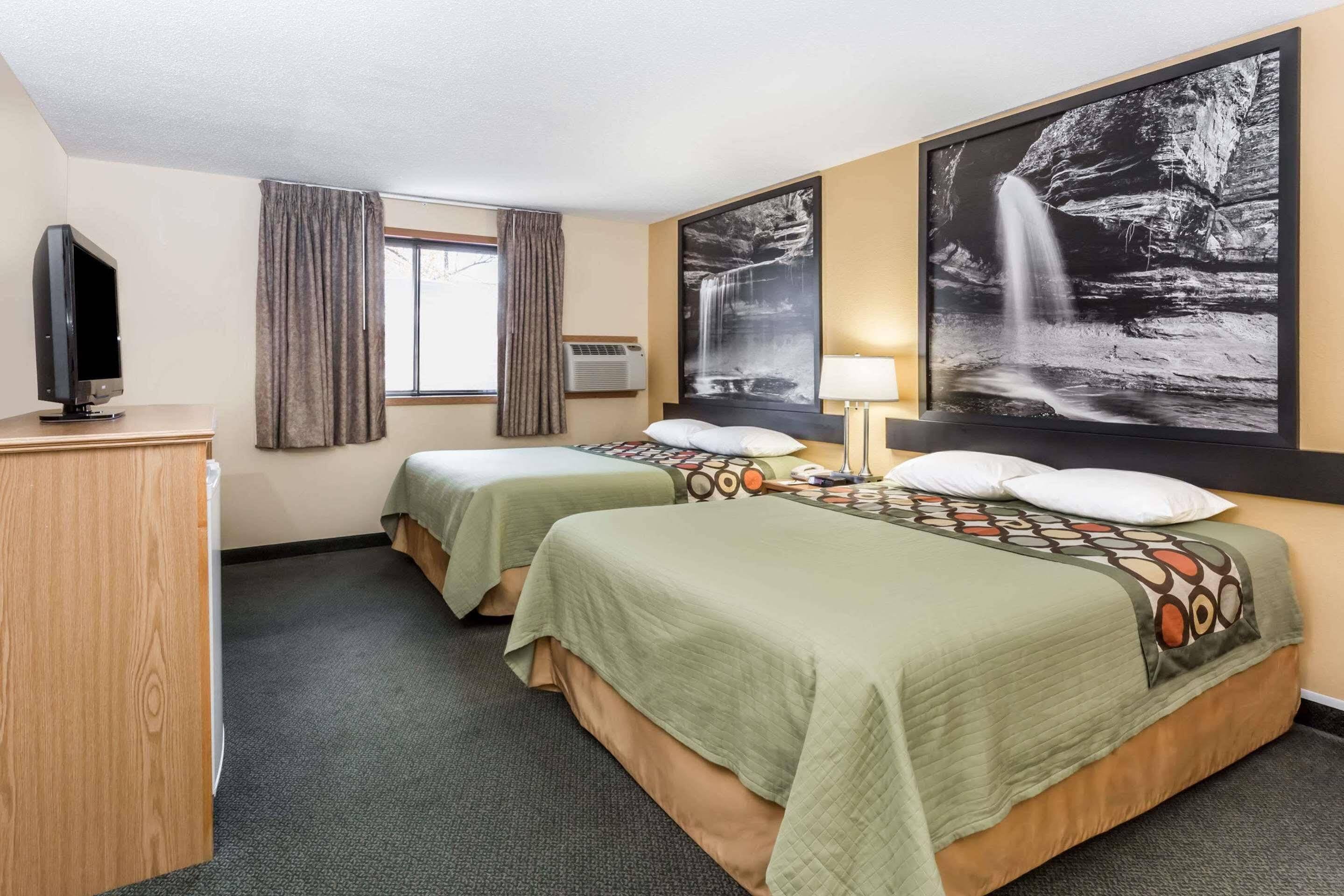 Готель Super 8 By Wyndham Ottawa Starved Rock Екстер'єр фото